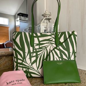 New Kate spade large tote & clutch 😍